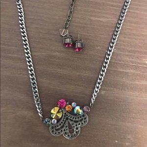 Sabika necklace and earrings